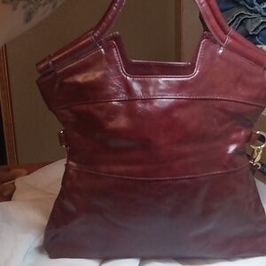 Maroon fashion shoulderbag